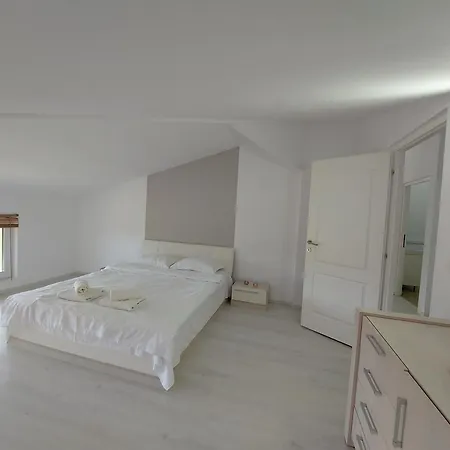 Villa Romelia - Select *