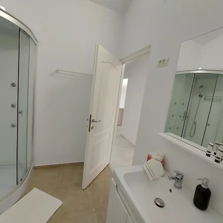 Romelia - Select Villa Vadu
